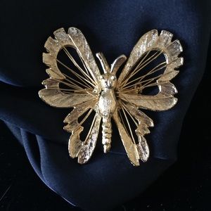 A  Butterfly Gold Tone Pin